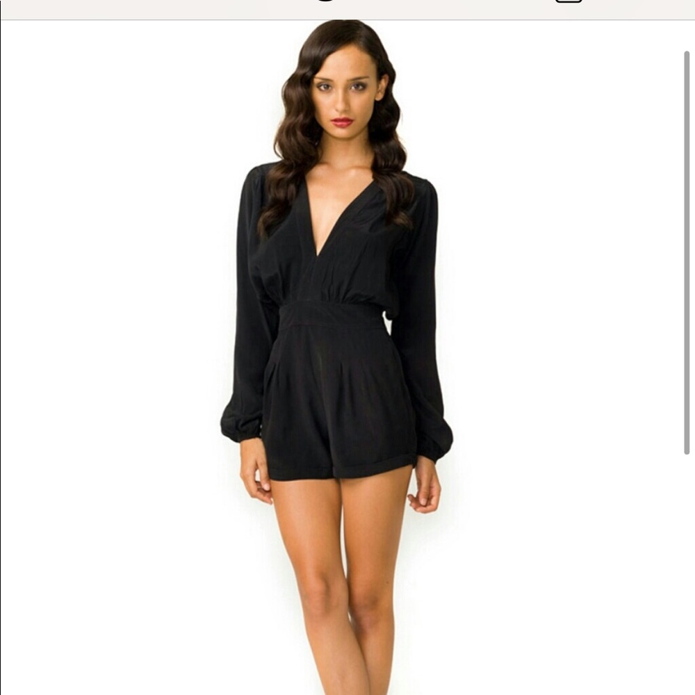 Model Rocks plunge jumpsuit romper size Large